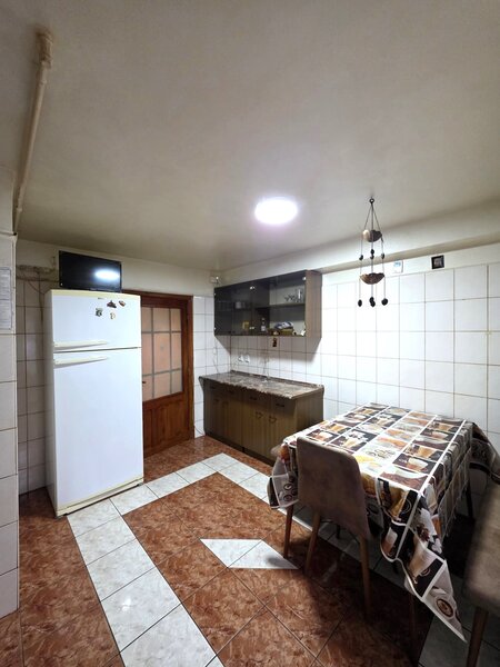 Decebal, Mesterul Manole, 4 camere parter, 95 mp, bloc 1990 comision 0%