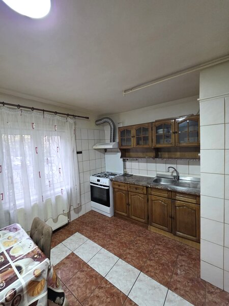 Decebal, Mesterul Manole, 4 camere parter, 95 mp, bloc 1990 comision 0%