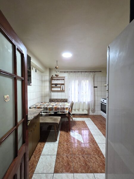 Decebal, Mesterul Manole, 4 camere parter, 95 mp, bloc 1990 comision 0%