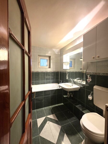 Decebal, Mesterul Manole, 4 camere parter, 95 mp, bloc 1990 comision 0%